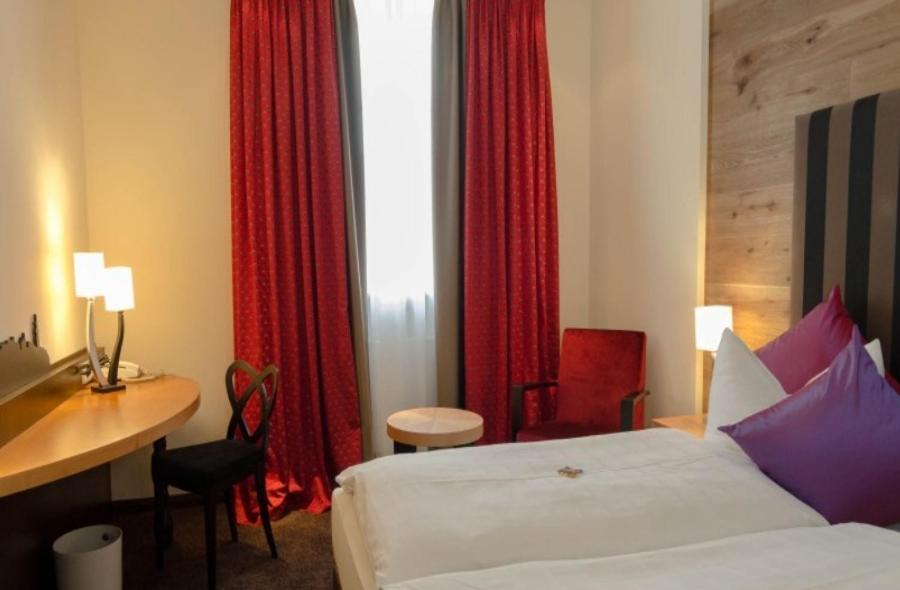 Hotel Post Burghausen Exteriör bild