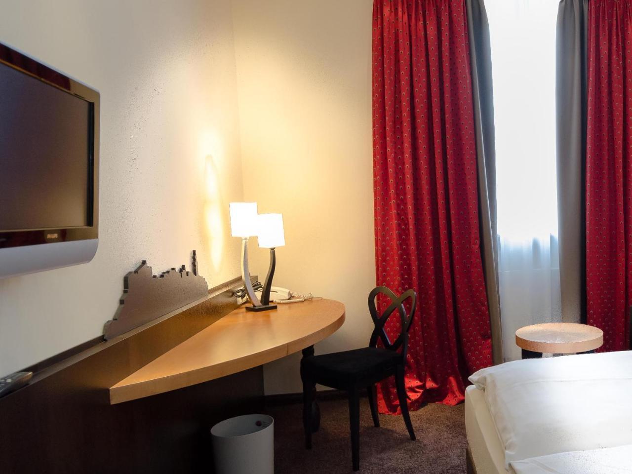 Hotel Post Burghausen Exteriör bild